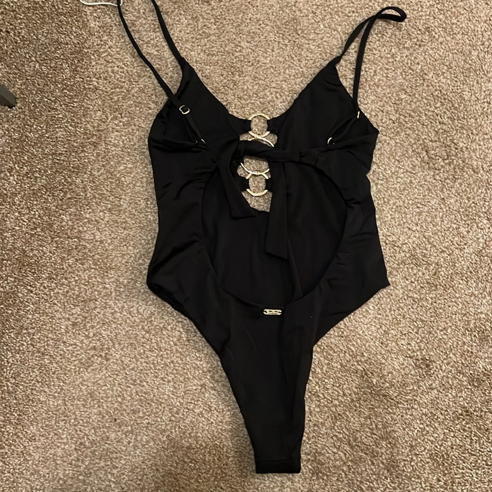 BNWT Beach bunny swimsuit - Picture 4 of 5